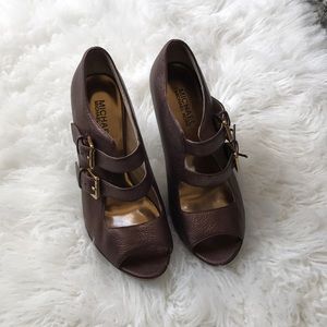 NWOT Micheal Kors Buckle Pump